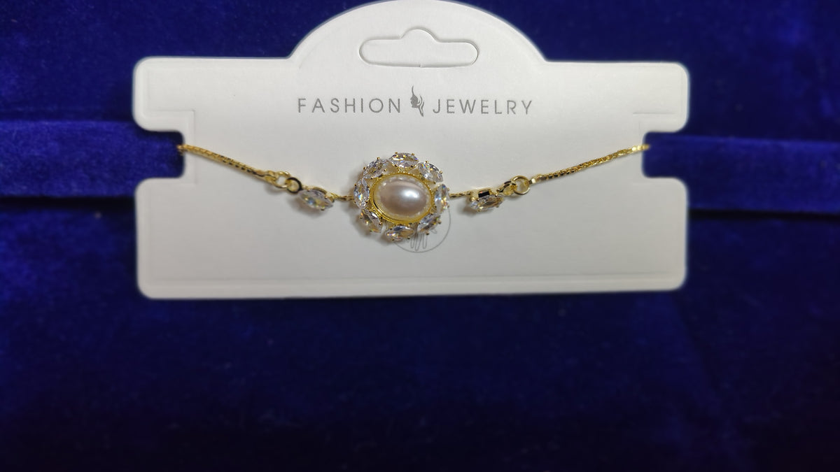 Pearl Crystal Halo Gold Chain Bracelet - Close Up
